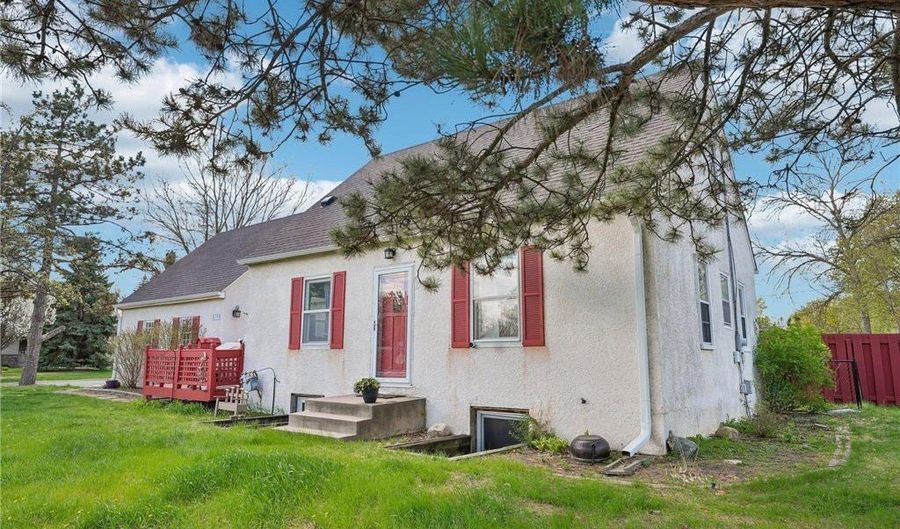 1701 7th Ave, Anoka, MN 55303 - 4 Beds, 2 Bath