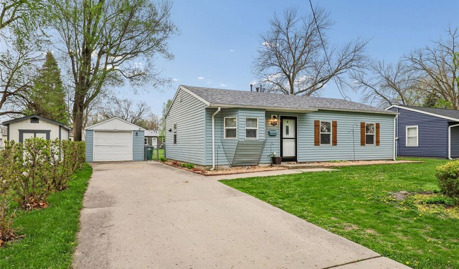 708 5th St SE, Altoona, IA 50009 - 3 Beds, 1 Bath