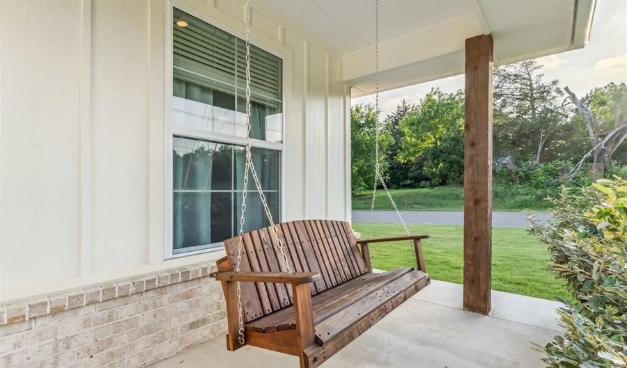 124 W 5th St, Arcadia, OK 73007 - 4 Beds, 2 Bath