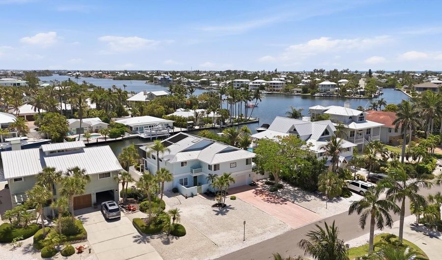517 KUMQUAT Dr, Anna Maria, FL 34216 - 4 Beds, 4 Bath
