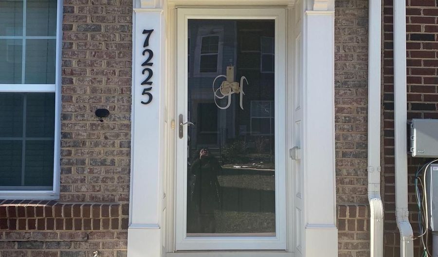 7225 BARRBERRY Ln, Beltsville, MD 20705 - 3 Beds, 4 Bath