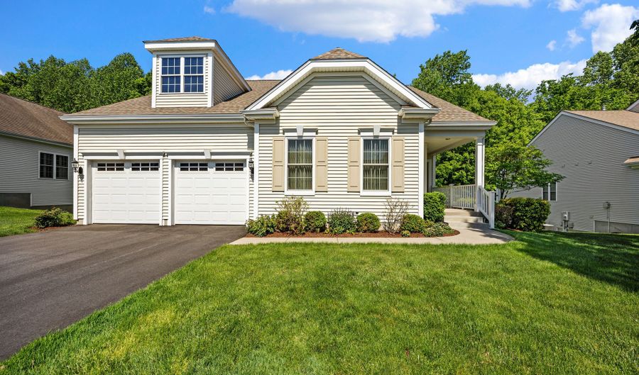 115 Thorn Hollow Rd, Cheshire, CT 06410 - 2 Beds, 2 Bath