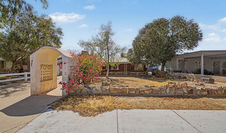 328 N DELAWARE St, Chandler, AZ 85225 - 3 Beds, 2 Bath