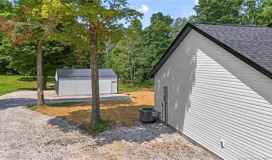 3881 N Hickory Hills Ln, Austin, IN 47102 - 3 Beds, 2 Bath