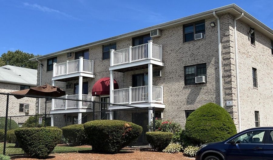 8 Kenmar Dr 65, Billerica, MA 01821 - 2 Beds, 1 Bath