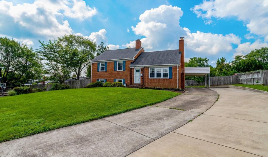 7623 ARLEN St, Annandale, VA 22003 - 4 Beds, 3 Bath
