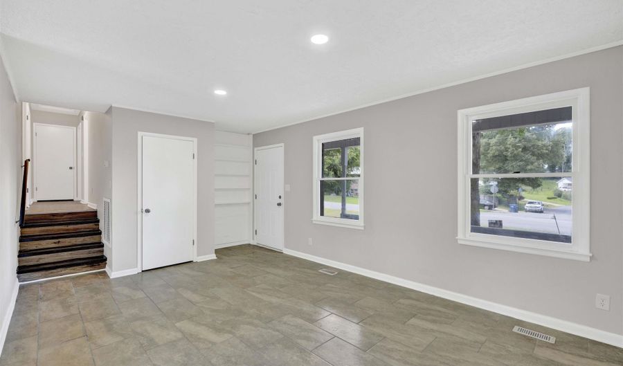 600 W 62ND St, Anniston, AL 36206 - 4 Beds, 3 Bath