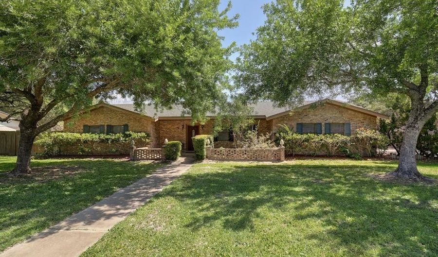 1540 W Deberry, Aransas Pass, TX 78336 - 4 Beds, 3 Bath