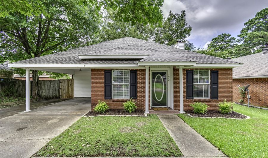 1022 Red Oak Dr, Brandon, MS 39042 - 3 Beds, 2 Bath