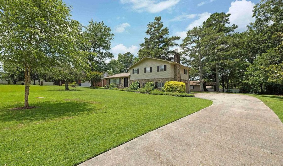 1201 Elm Cir, Albertville, AL 35950 - 3 Beds, 2 Bath