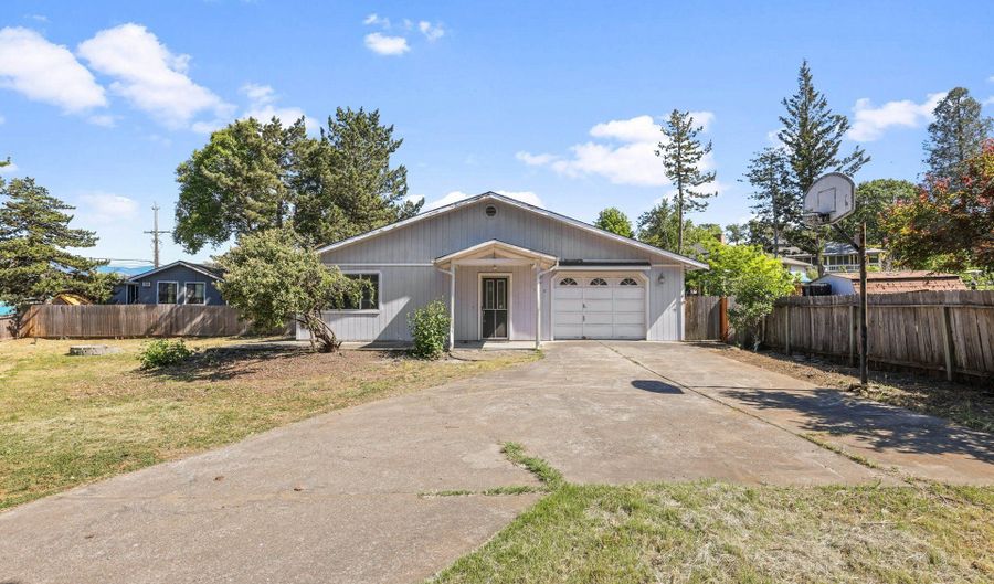 540 OAK KNOLL Dr, Ashland, OR 97520 - 3 Beds, 2 Bath