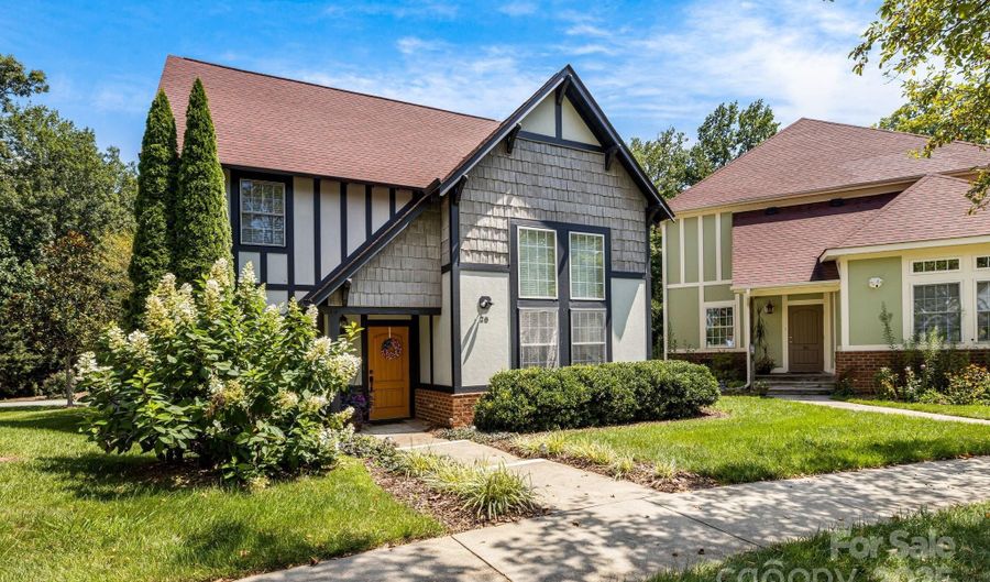 28 Trafalgar Cir, Asheville, NC 28805 - 4 Beds, 3 Bath