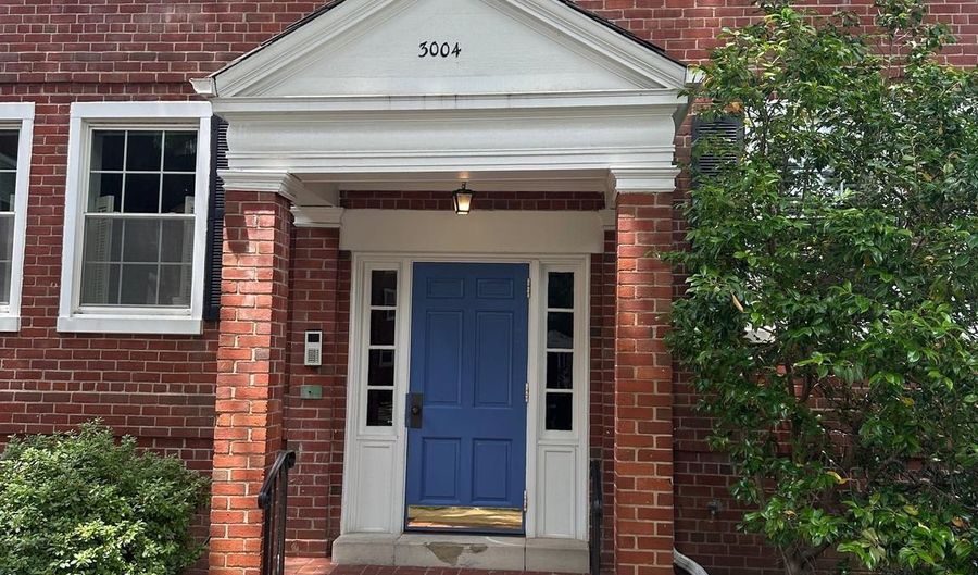 3004 S COLUMBUS St S A2, Arlington, VA 22206 - 2 Beds, 2 Bath