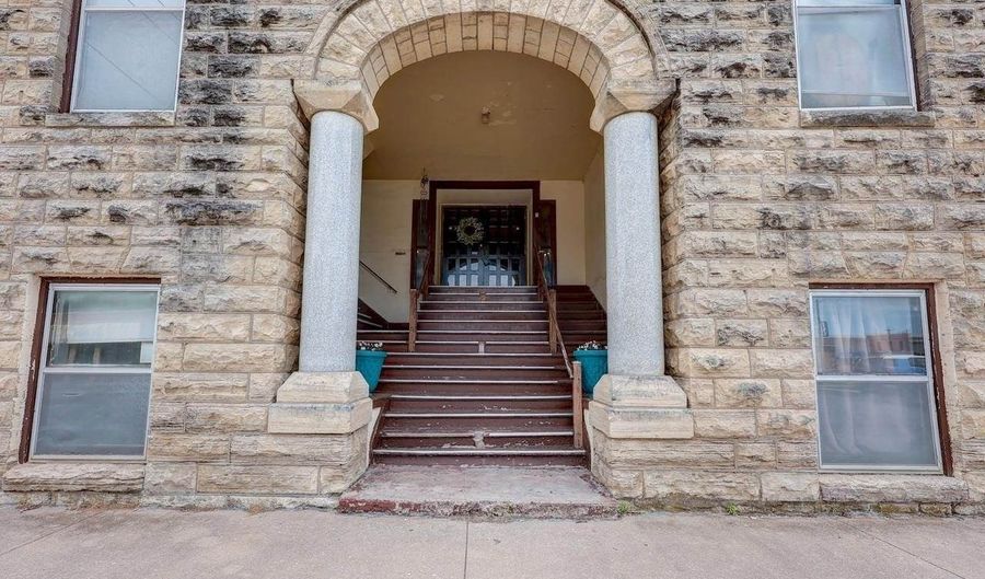 107 E 7th Ave, Arkansas City, KS 67005 - 0 Beds, 0 Bath
