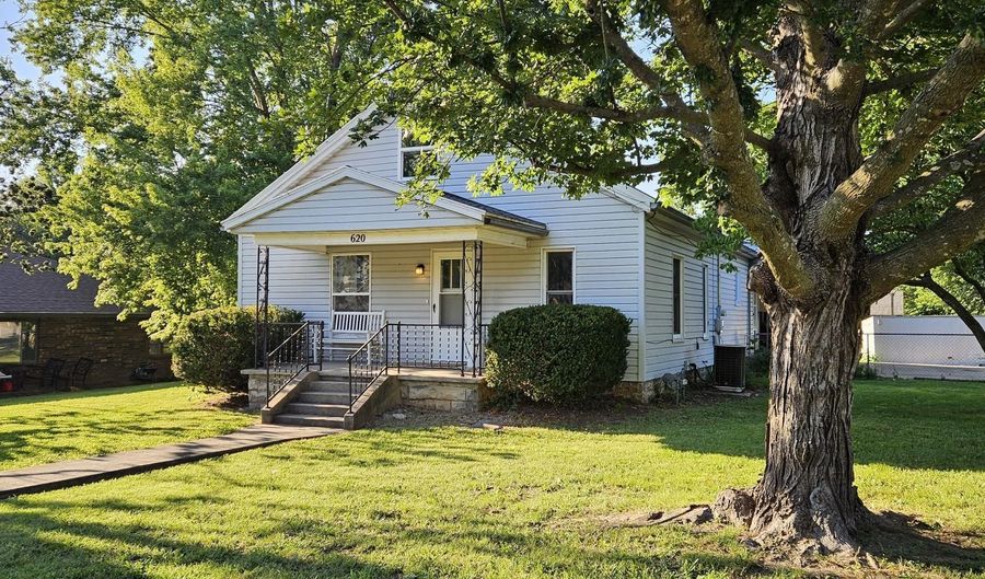 620 E Prairie Ln, Ash Grove, MO 65604 - 4 Beds, 1 Bath