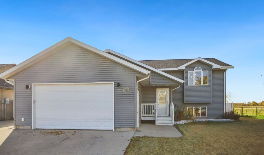 1313 Plum Ln, Aberdeen, SD 57401 - 4 Beds, 3 Bath