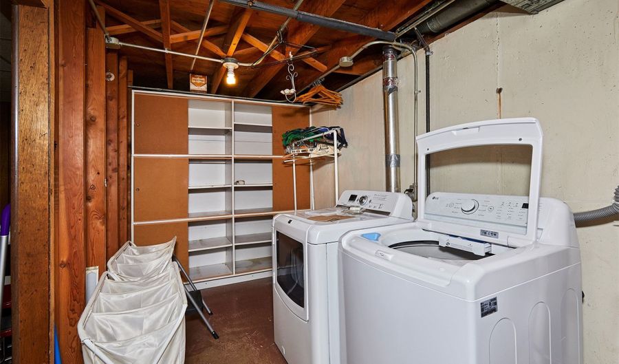 2529 Williams St, Des Moines, IA 50317 - 2 Beds, 2 Bath
