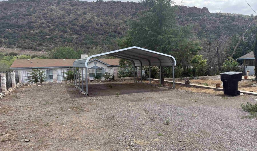 424 Poplar St, Bayard, NM 88026 - 3 Beds, 2 Bath