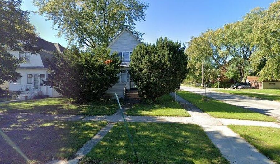1500 S 6th Ave, Maywood, IL 60153 - 3 Beds, 2 Bath