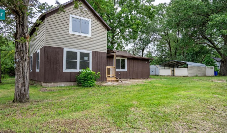 550 W Center St, Adams, WI 53910 - 3 Beds, 2 Bath