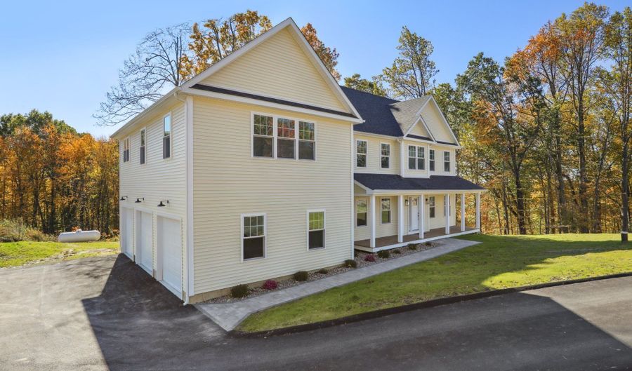 19 A Apache Dr, Brookfield, CT 06804 - 4 Beds, 5 Bath