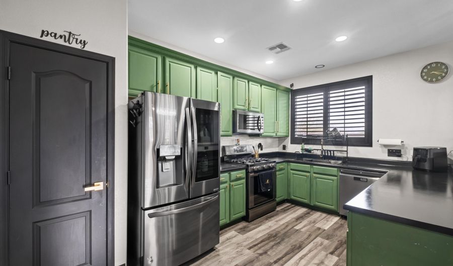 570 W Paseo Celestial, Sahuarita, AZ 85629 - 3 Beds, 3 Bath