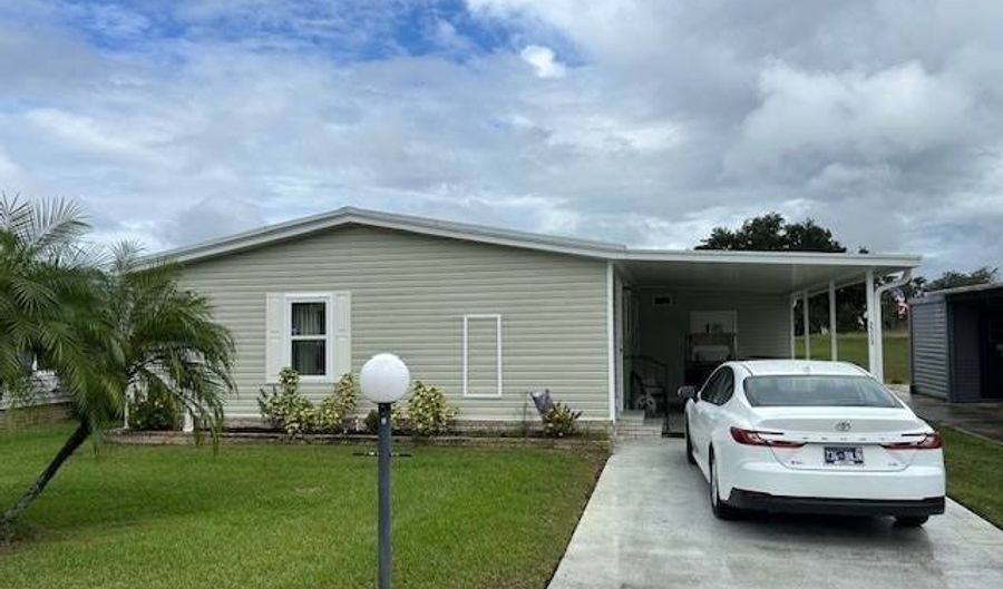 2713 S Country Club Dr, Avon Park, FL 33825 - 2 Beds, 2 Bath