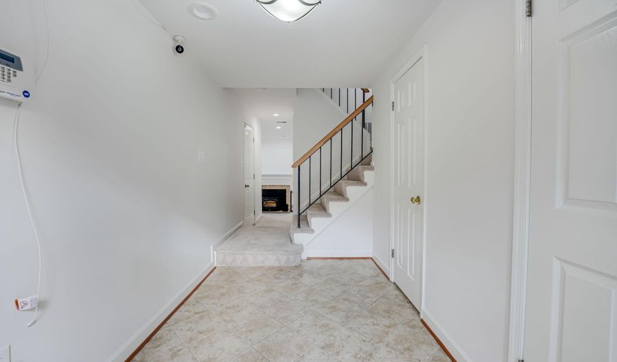 5137 HERITAGE Ln, Alexandria, VA 22311 - 3 Beds, 4 Bath