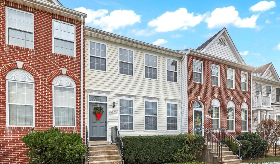 6428 WARREN POINT Ct, Alexandria, VA 22315 - 3 Beds, 2 Bath