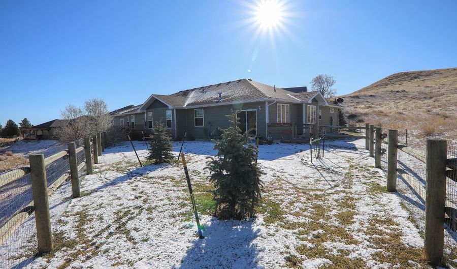 232 W Valley Ln, Buffalo, WY 82834 - 3 Beds, 2 Bath