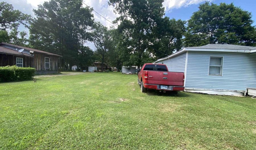 617 Walnut St, Augusta, AR 72006 - 4 Beds, 1 Bath