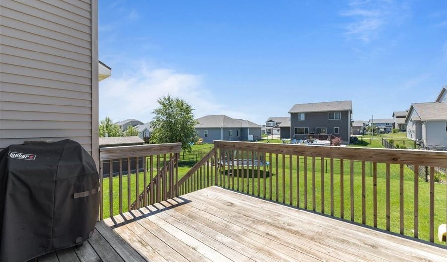 1704 NW Ridge Rd, Ankeny, IA 50023 - 5 Beds, 4 Bath