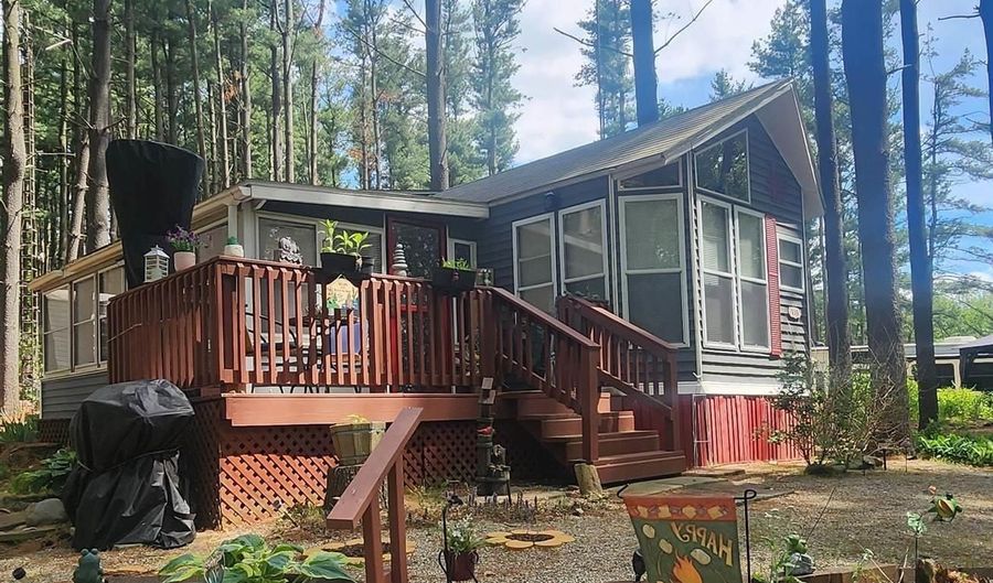 135 Woodland Pass, Angola, IN 46703 - 1 Beds, 1 Bath