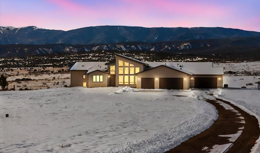 5843 Hart Ranch Dr, Beulah, CO 81023 - 5 Beds, 5 Bath