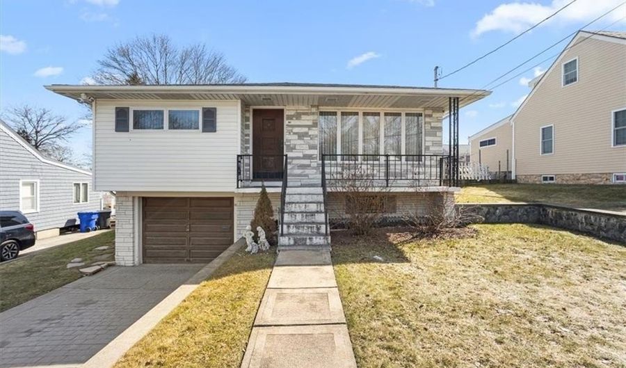 30 Dover Ave, East Providence, RI 02914 - 2 Beds, 2 Bath