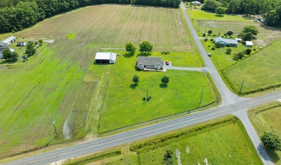 572 Ronnie Rd, Autryville, NC 28318 - 3 Beds, 2 Bath