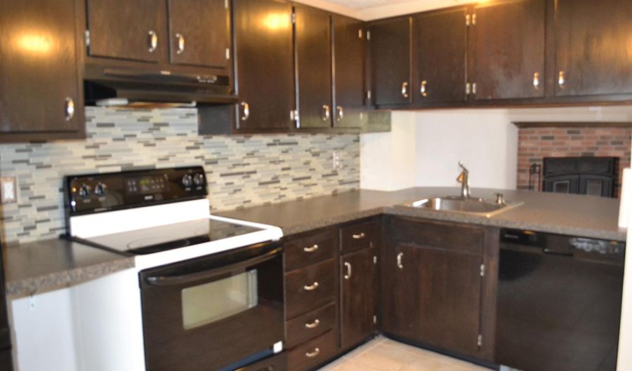 116 LAUREL VALLEY Ct, Abingdon, MD 21009 - 2 Beds, 2 Bath