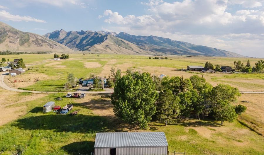 231 Dunn Ln, Lamoille, NV 89828 - 4 Beds, 2 Bath
