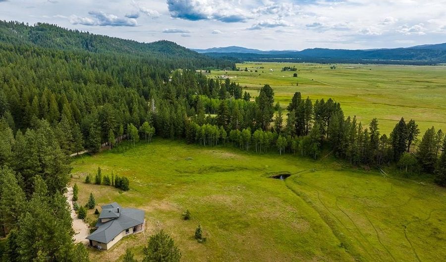 10885 Callender Rd, Cascade, ID 83611 - 2 Beds, 3 Bath