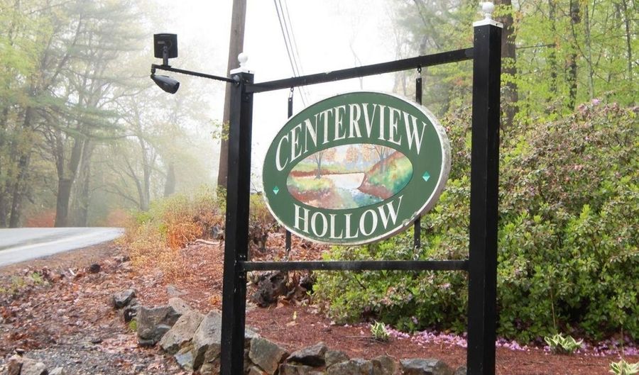 10 Centerview Rd, Atkinson, NH 03811 - 2 Beds, 3 Bath