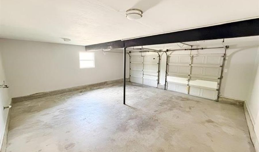 654 12th Ave NW, Ardmore, OK 73401 - 3 Beds, 2 Bath