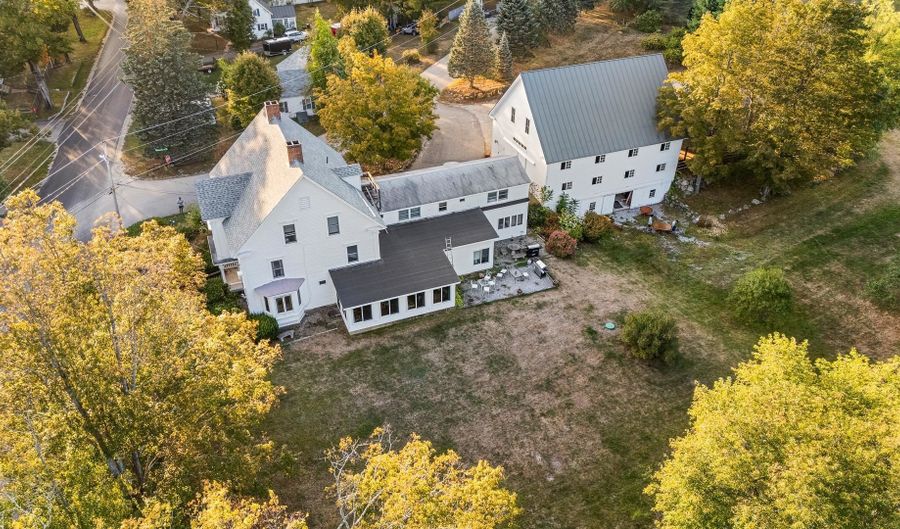 32 Maple St, Andover, NH 03216 - 12 Beds, 14 Bath