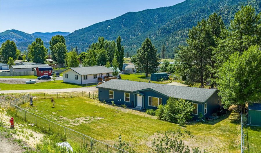 103 Railroad Ave, Alberton, MT 59820 - 3 Beds, 2 Bath