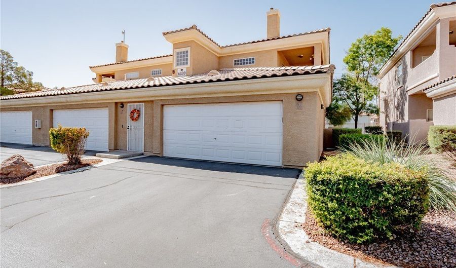 6809 Cobre Azul Ave 101, Las Vegas, NV 89108 - 3 Beds, 2 Bath