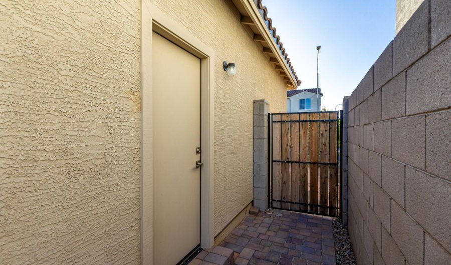 4677 S SIPHON DRAW Rd, Apache Junction, AZ 85119 - 3 Beds, 2 Bath