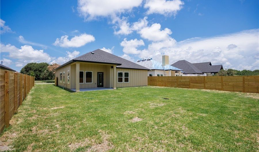 813 S 8th, Aransas Pass, TX 78336 - 4 Beds, 2 Bath