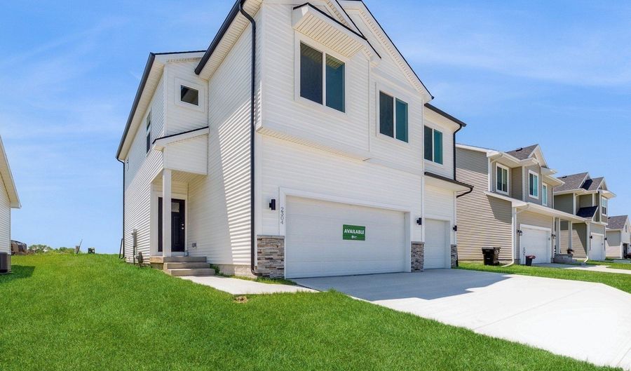 2304 Chan Dr, Adel, IA 50003 - 4 Beds, 3 Bath