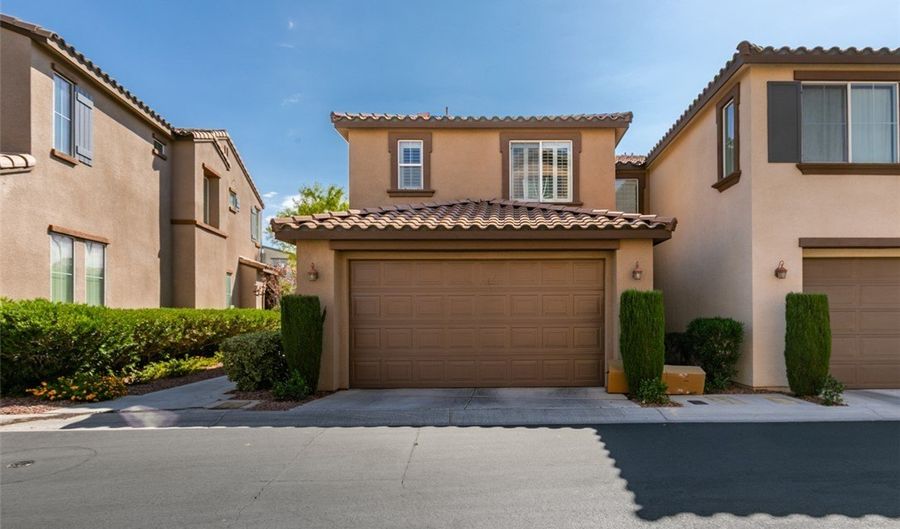 11320 Belmont Lake Dr 101, Las Vegas, NV 89135 - 2 Beds, 3 Bath