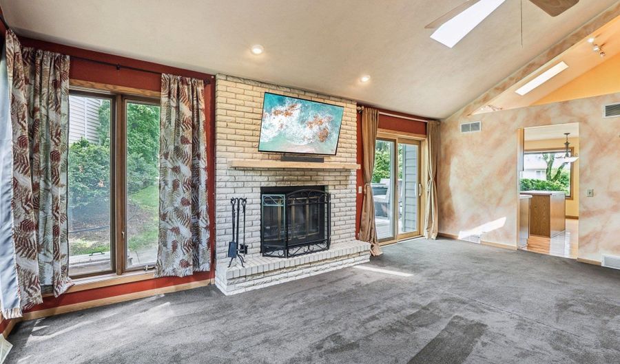 13 Apple Hill Cir, Madison, WI 53717 - 4 Beds, 2 Bath
