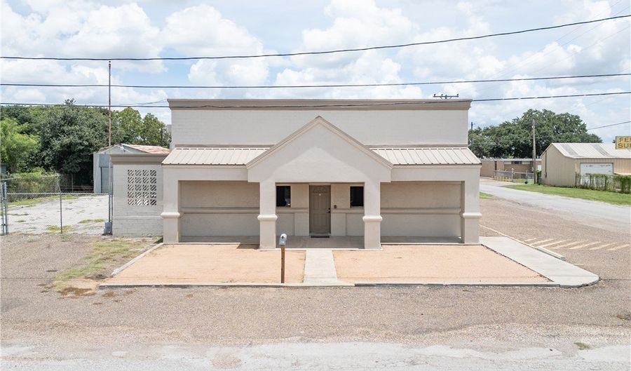 401 W 2nd St, Alice, TX 78332 - 0 Beds, 0 Bath